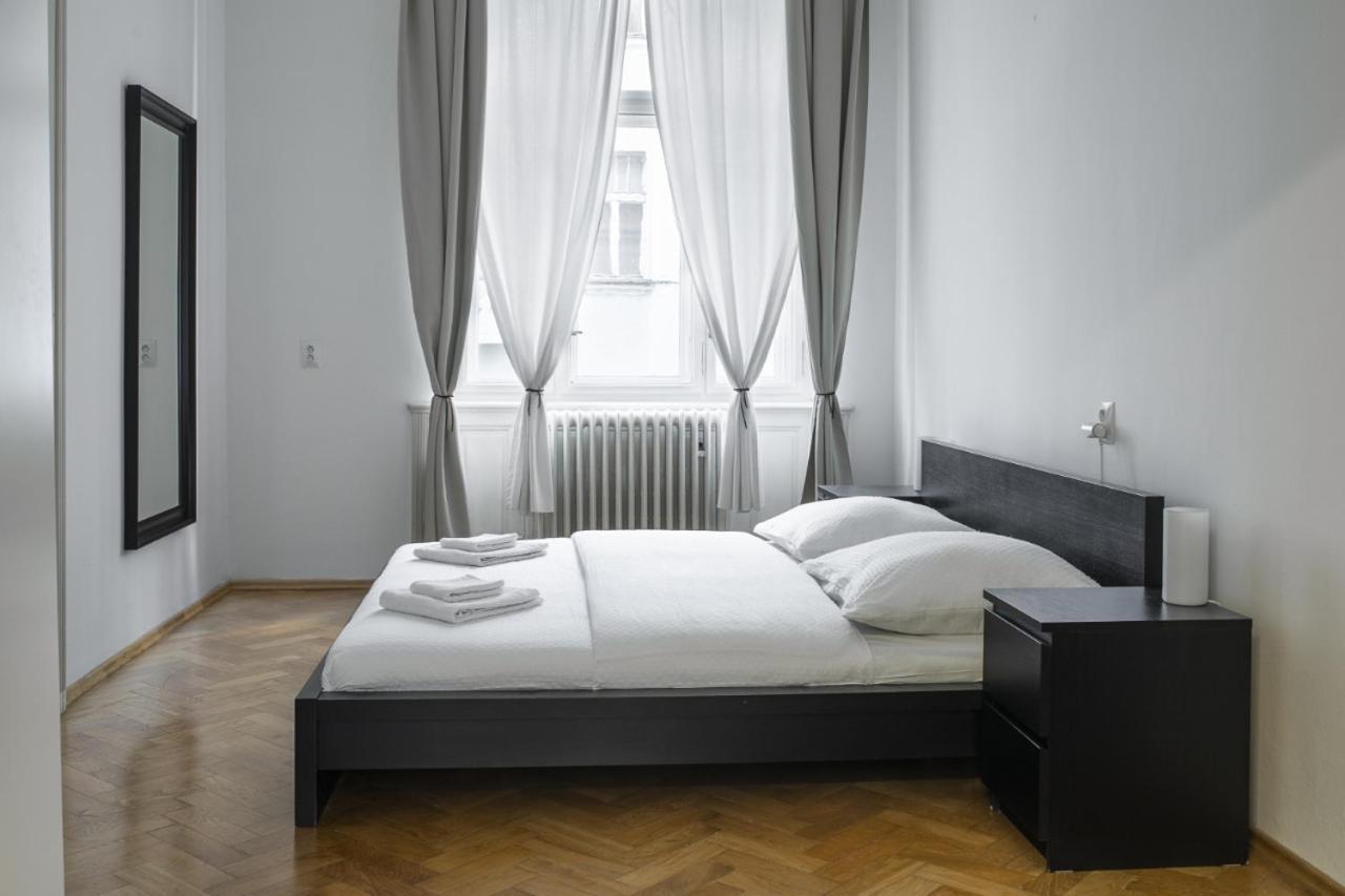 פראג Prince Matyas Apartment מראה חיצוני תמונה